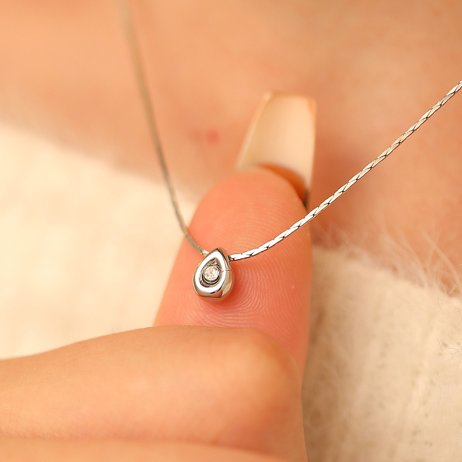 Simple Fashion Water Drop Smal - огляд і ціна Pearl Trim Chain