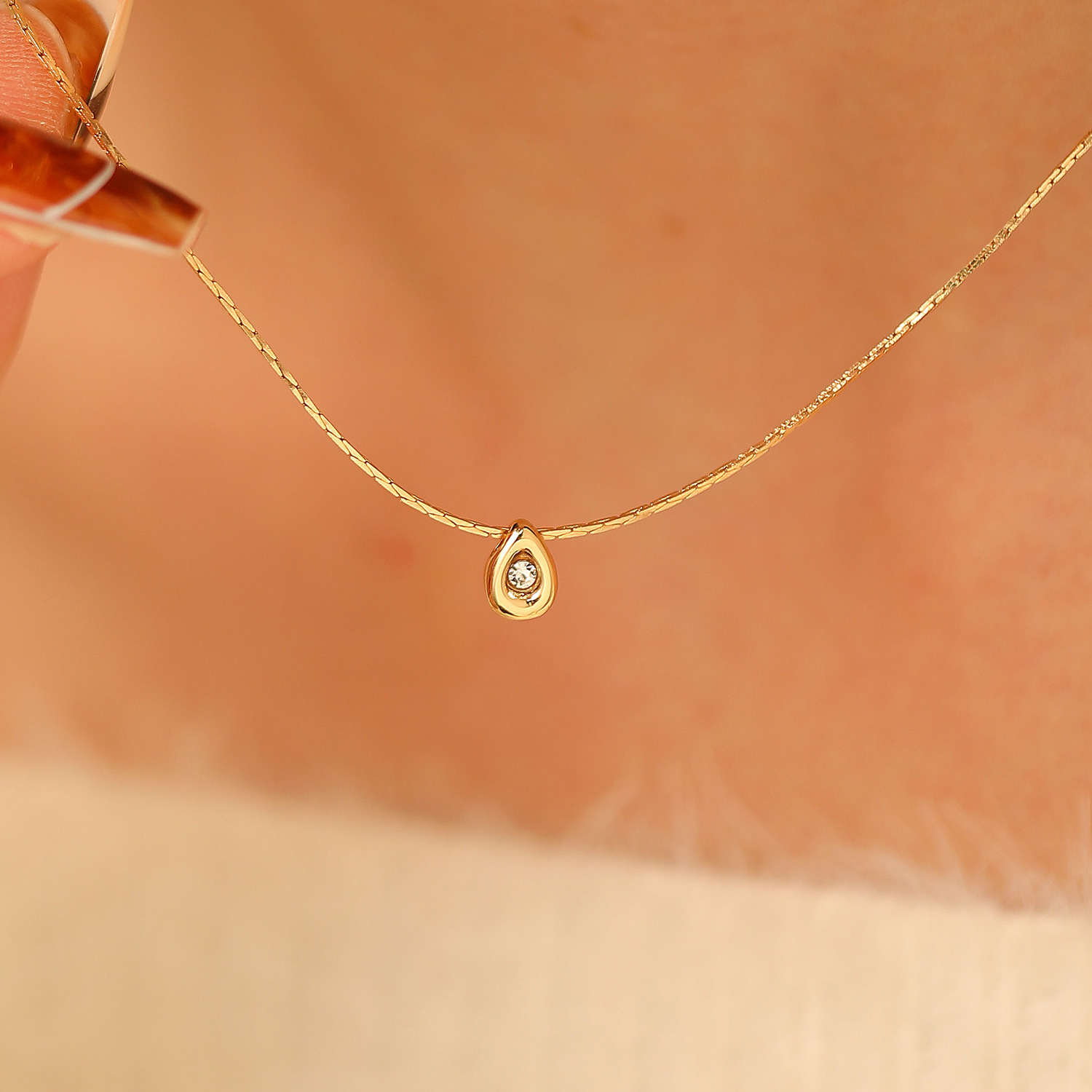 Simple Fashion Water Drop Smal - огляд і ціна Pearl Trim Chain