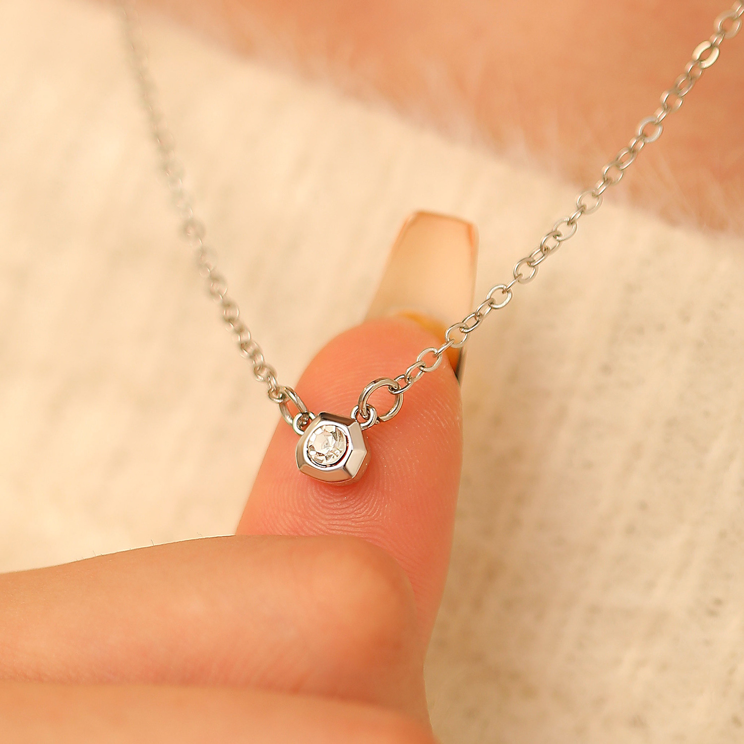 Simple Fashion Water Drop Smal - огляд і ціна Pearl Trim Chain