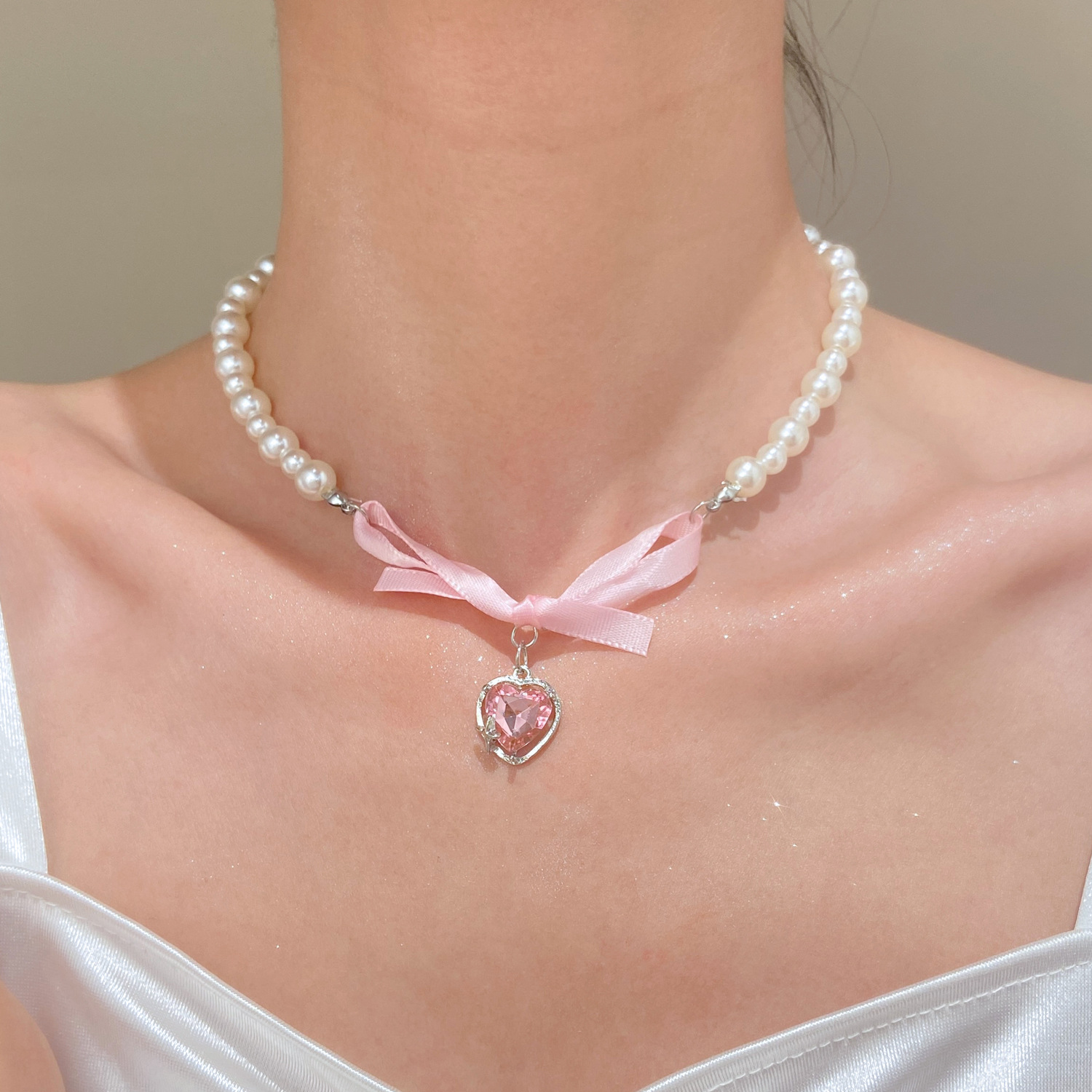 French Romantic Pink Bowknot H - огляд і ціна Pearl Trim Chain